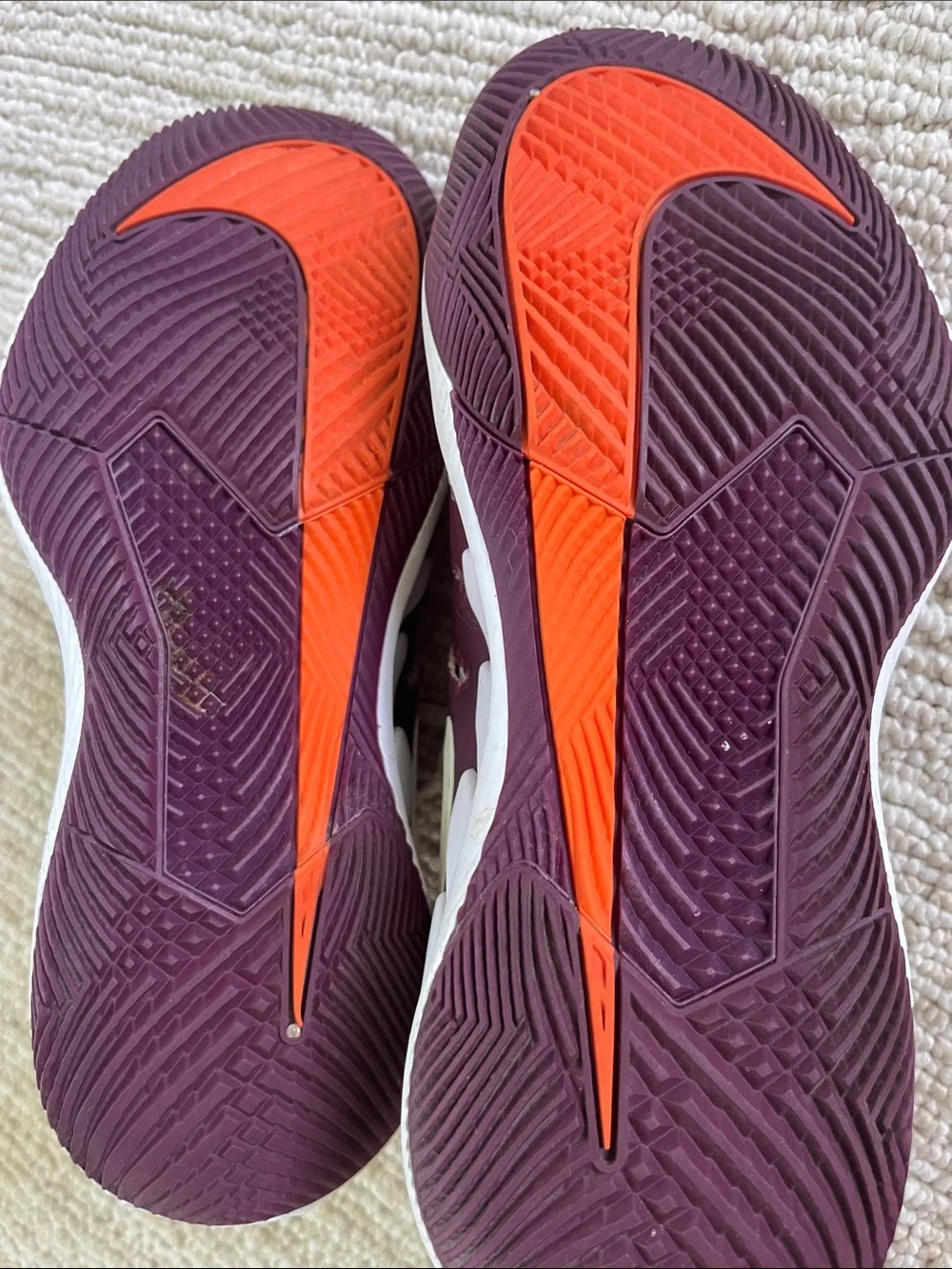 Nike Women’s tennis Shoe in Purple and White